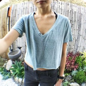 FOREVER 21 || Blue V-neck Crop Top
